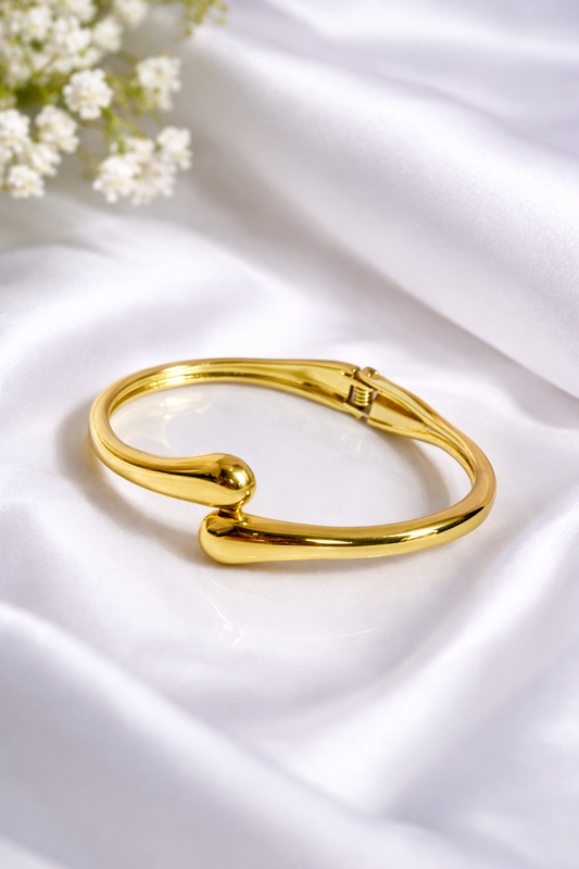 Hug Bangle