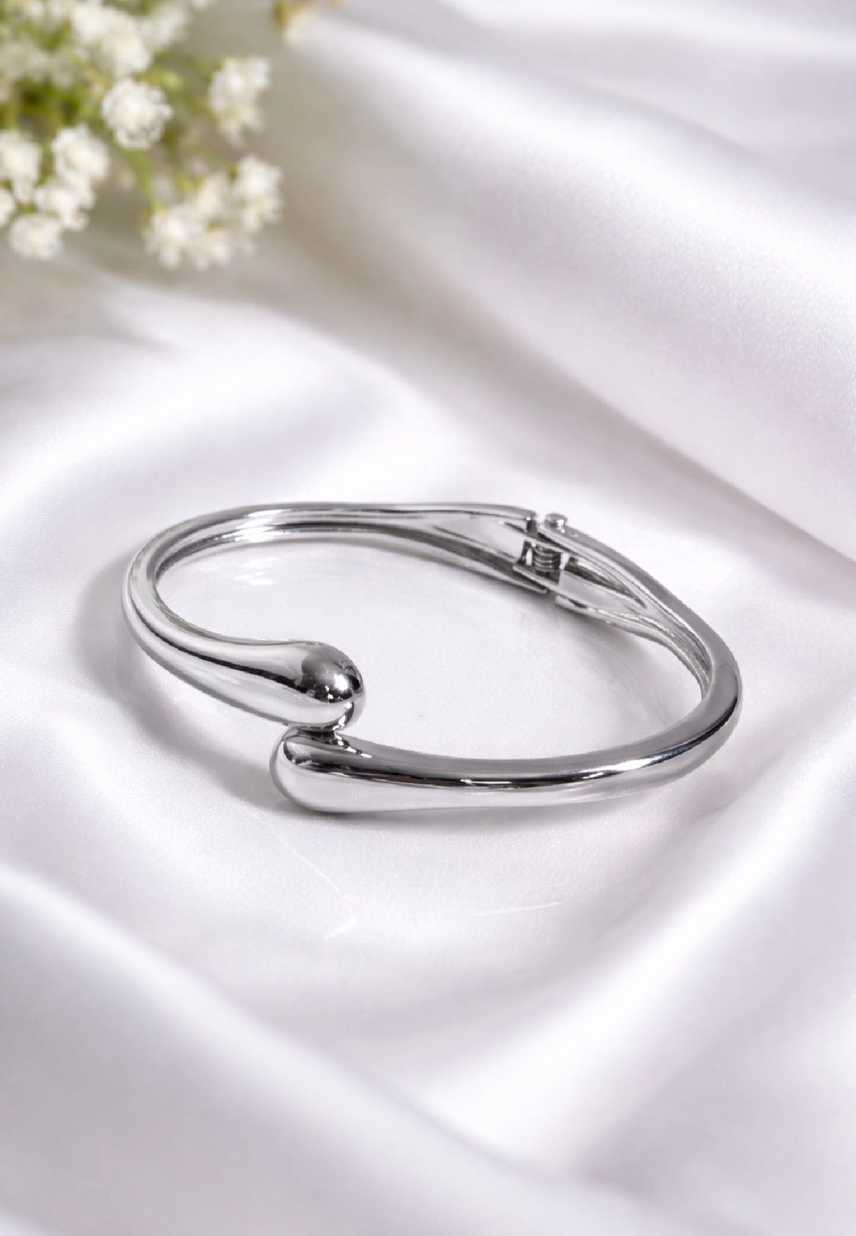 Hug Bangle